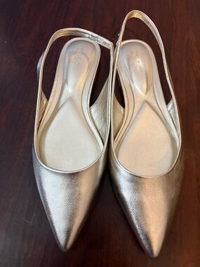 Women's Metallic Slingback Flats - Silver Pointed Toe New Never Worn